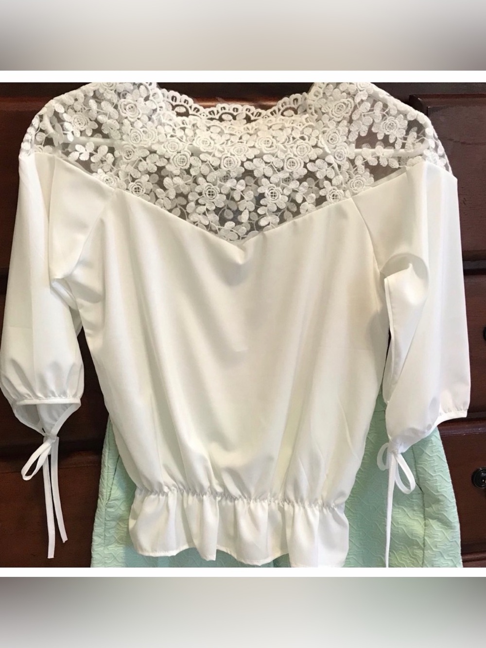 Women’s White Lace Yoke Peplum Blouse Size Small Romantic Tie Sleeve